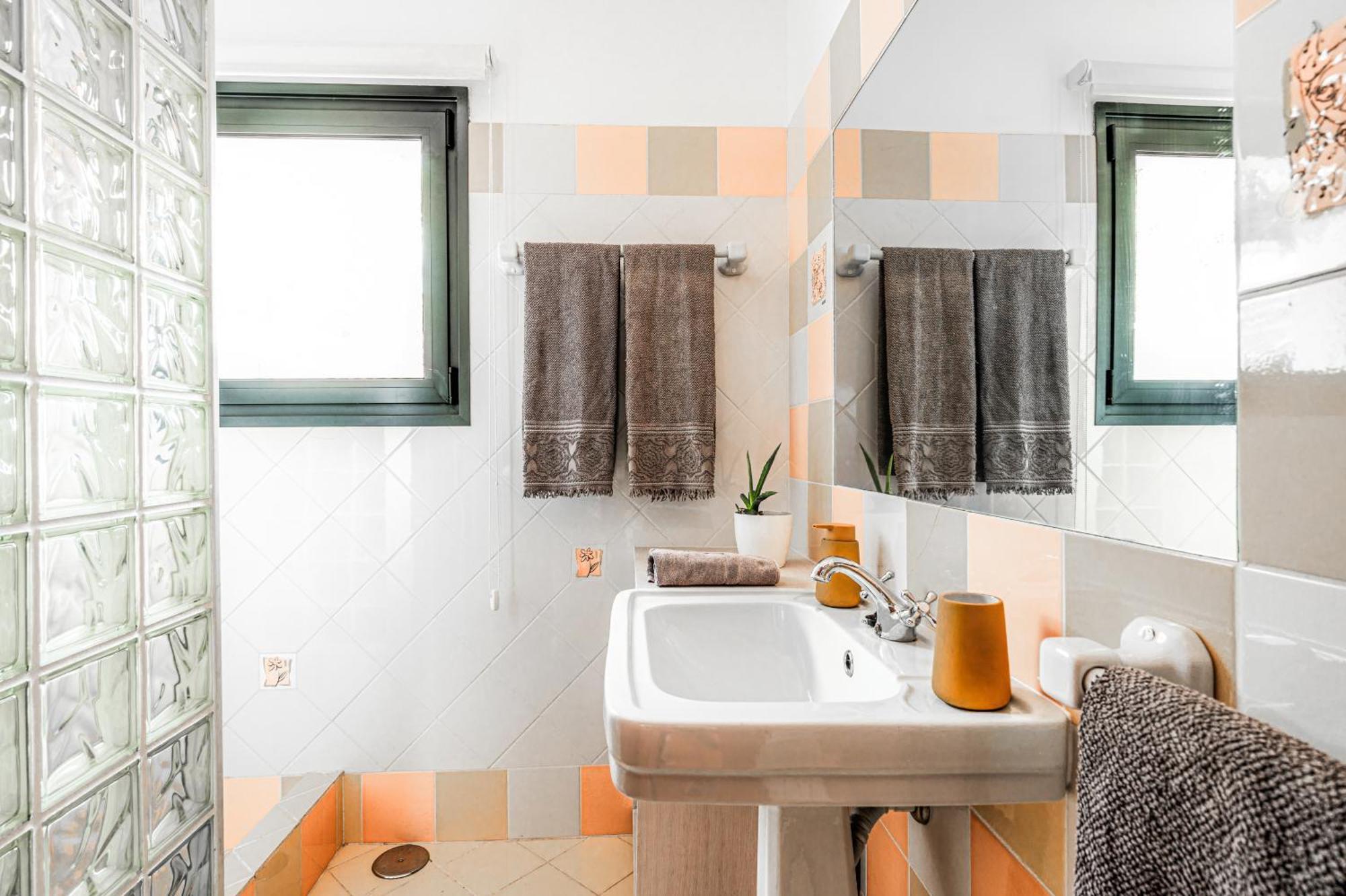 Meerblick - 3-Bett Villa Mit Terrassen & Hot-Tub Fajã da Ovelha Kültér fotó